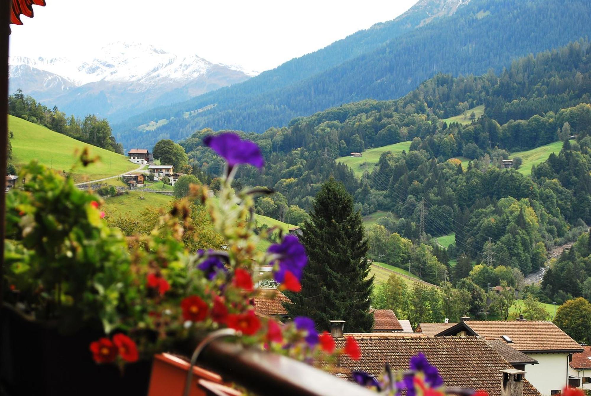 Sky Rooms, Mountainous View Saas im Prattigau Exterior foto